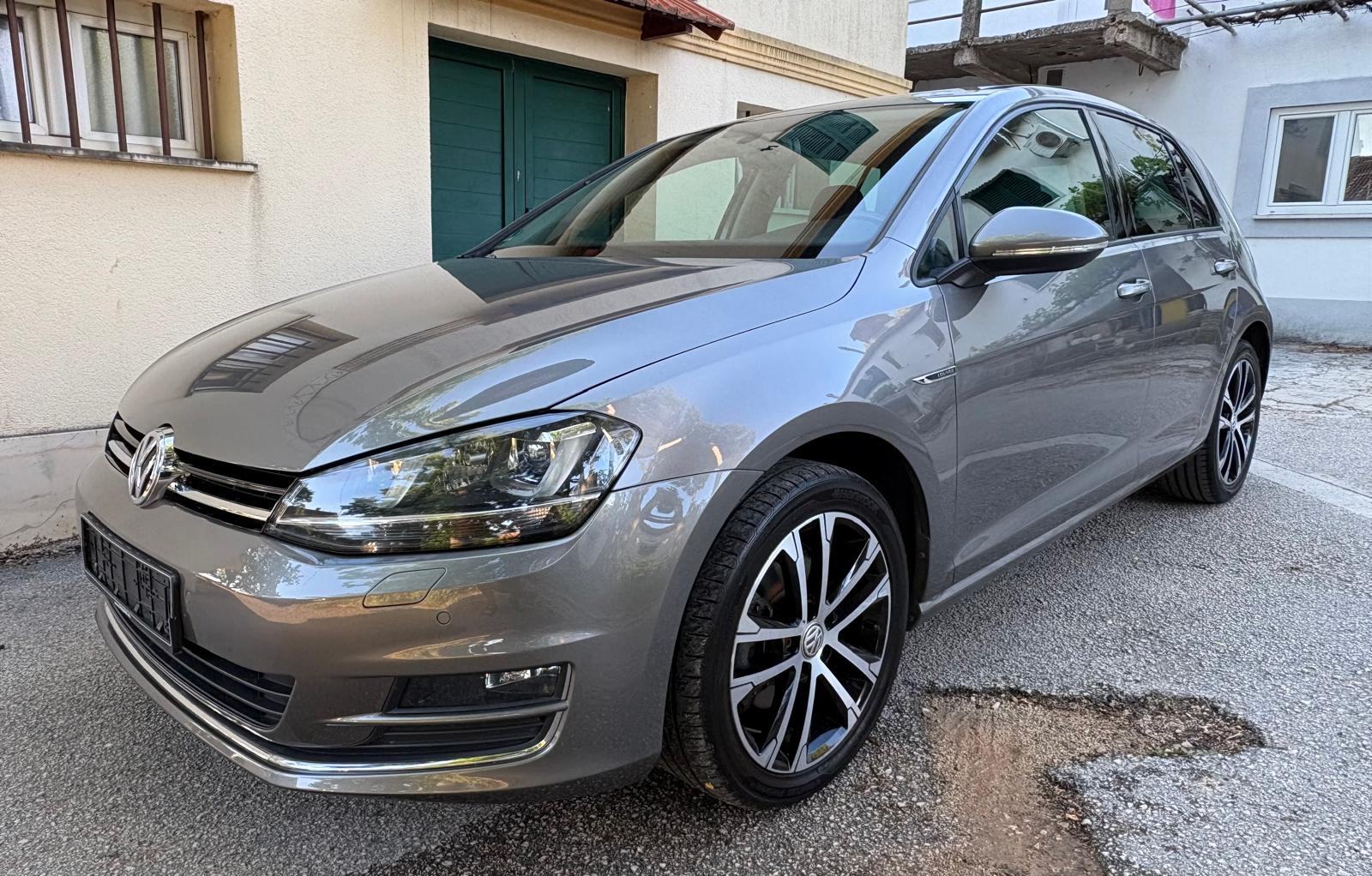 VW Golf 7 2,0 Tdi / Navi / Bi-xenon / Panorama / Veliki servis, fotografija 2