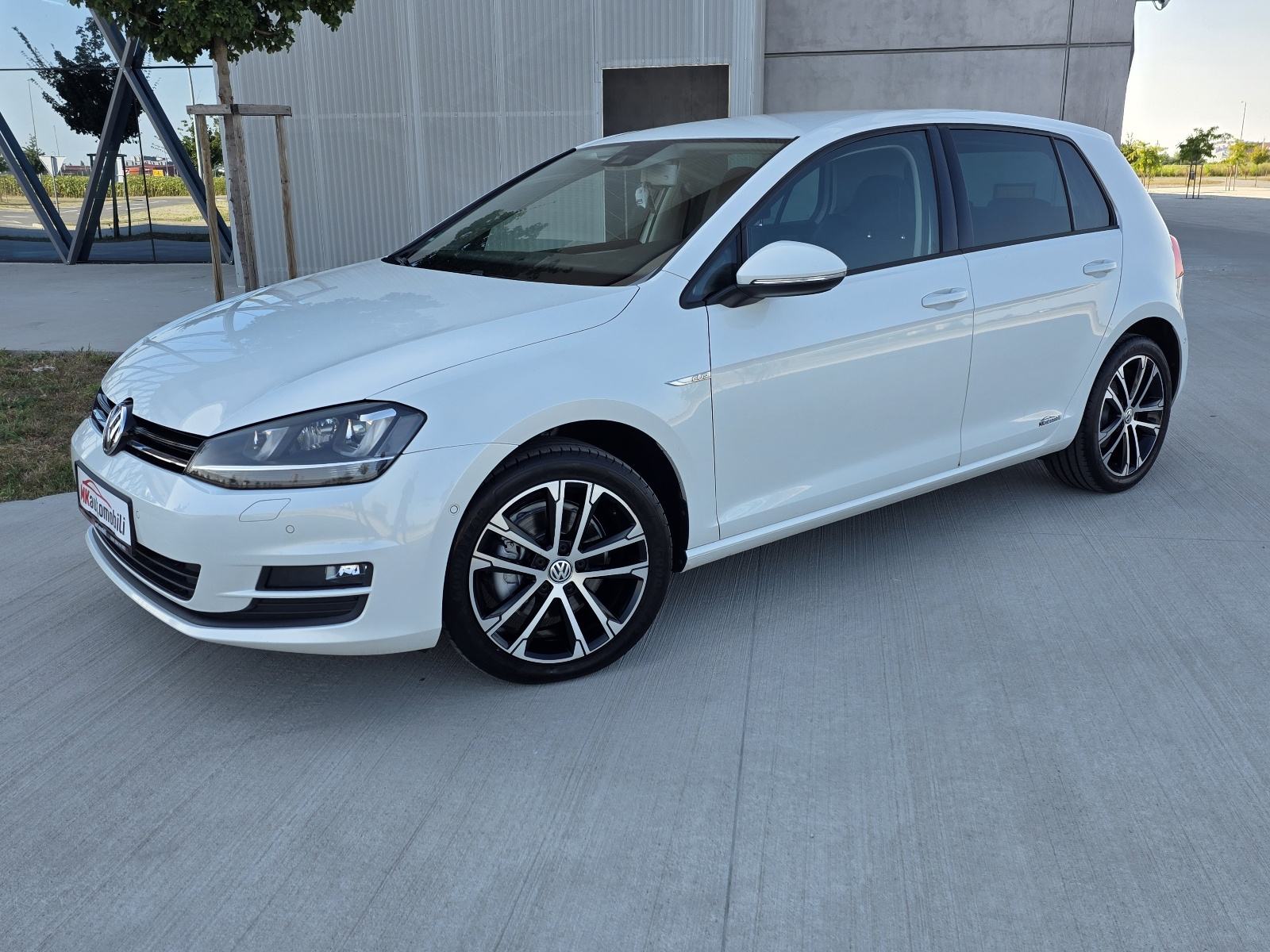 VW Golf 7 2,0 TDI CUP,ALU XENON,NAVI,ALU PERLA BIJELA, fotografija 1