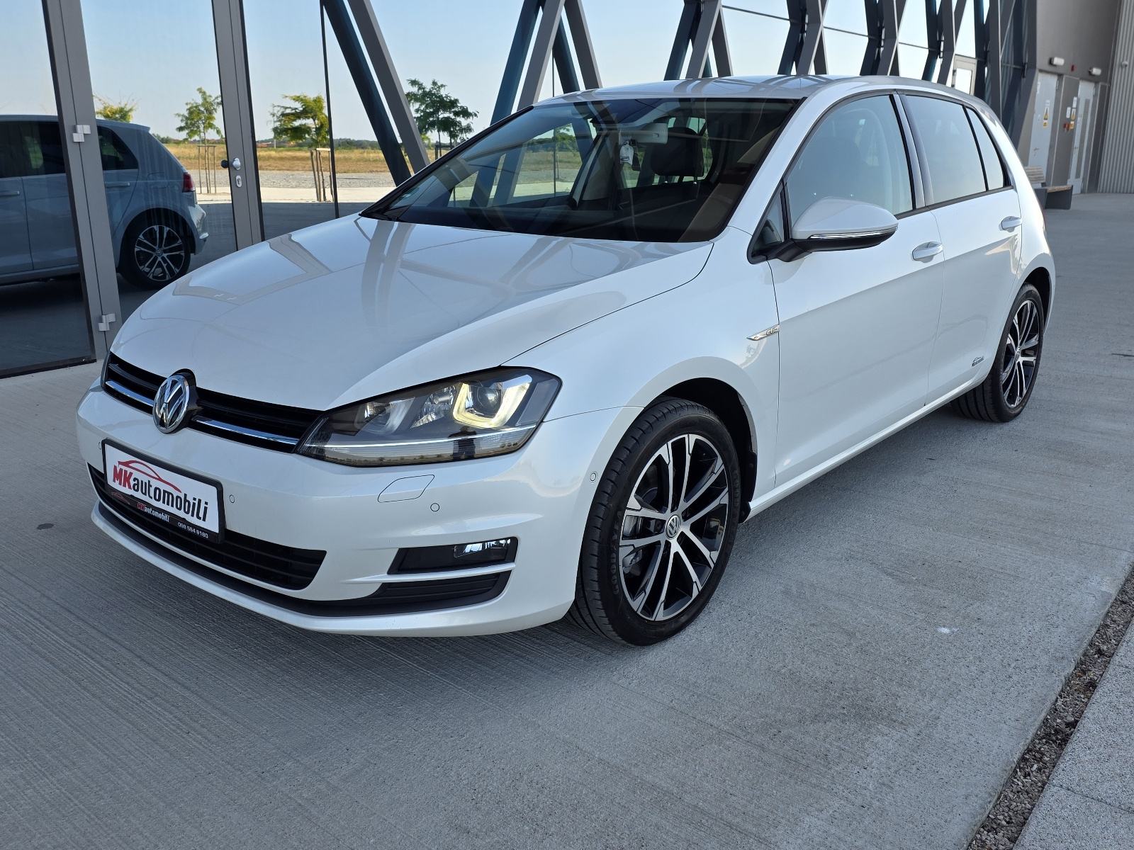 VW Golf 7 2,0 TDI CUP,ALU XENON,NAVI,ALU PERLA BIJELA, fotografija 2