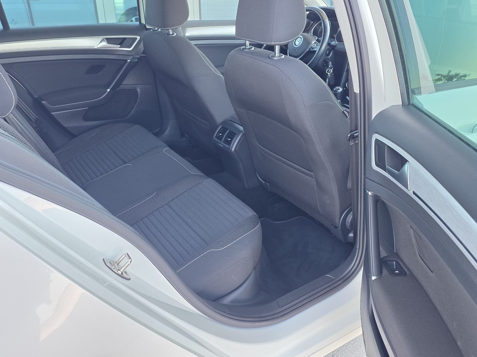 VW Golf 7 2,0 TDI CUP,ALU XENON,NAVI,ALU PERLA BIJELA, fotografija 11