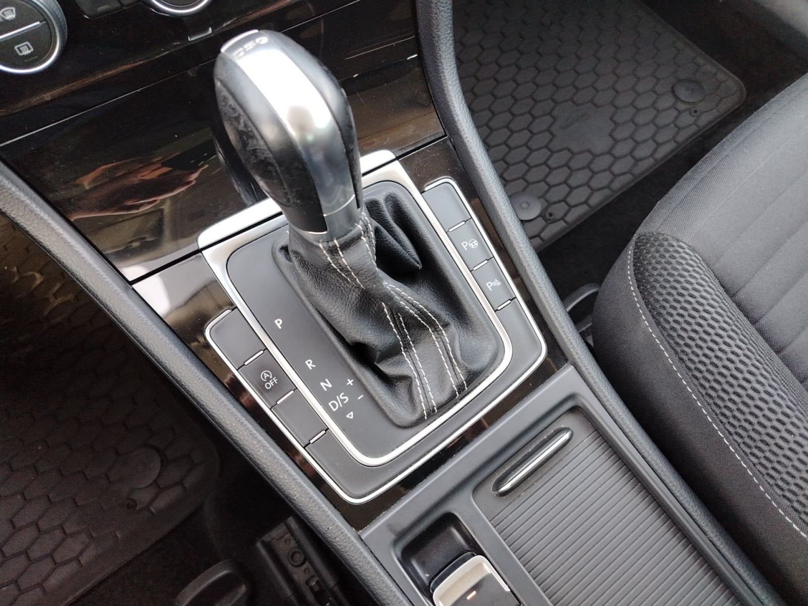 VW Golf 7 2,0 TDI DSG CUP, fotografija 13
