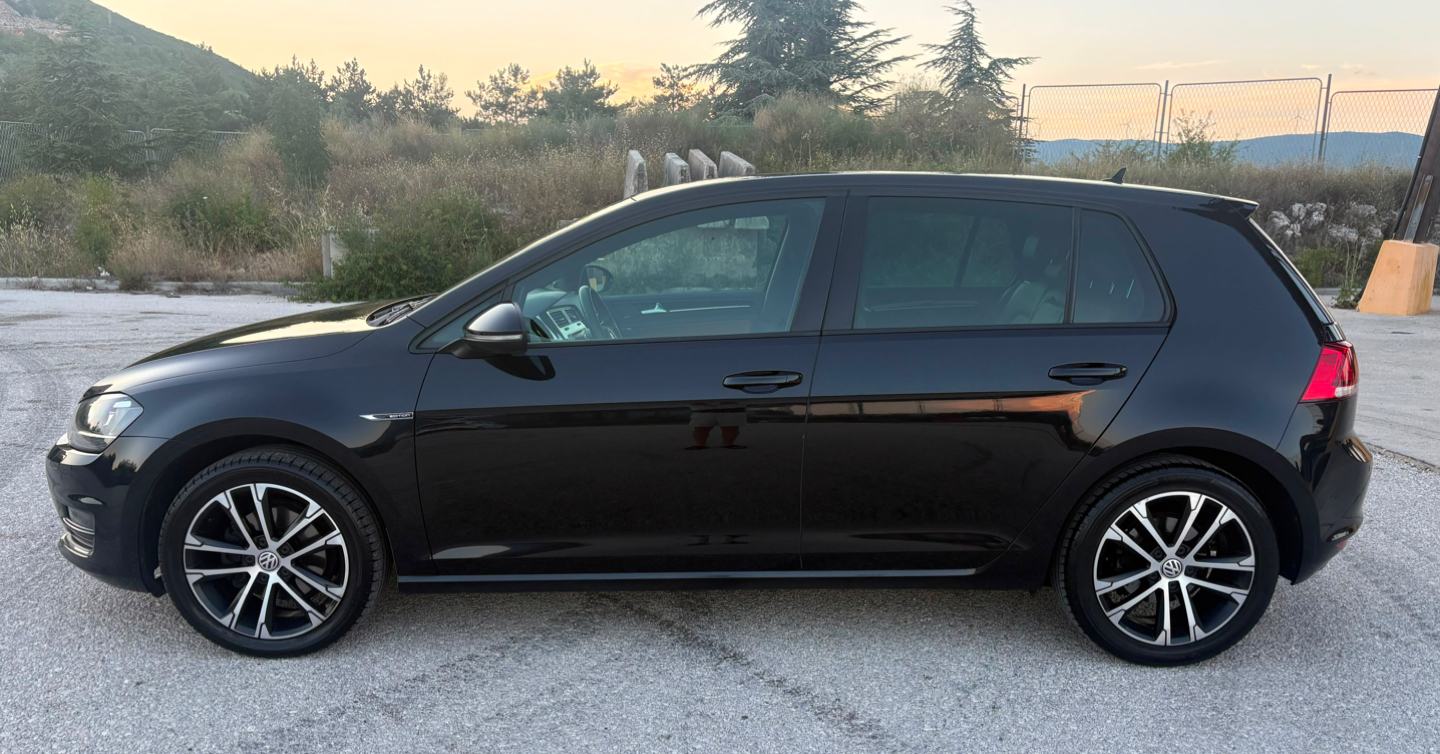 VW Golf 7 2,0 TDI Edition / bi-xenon / koža / navi / servisna povijest, fotografija 4