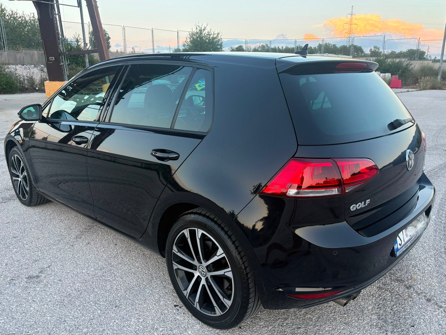 VW Golf 7 2,0 TDI Edition / bi-xenon / koža / navi / servisna povijest, fotografija 6