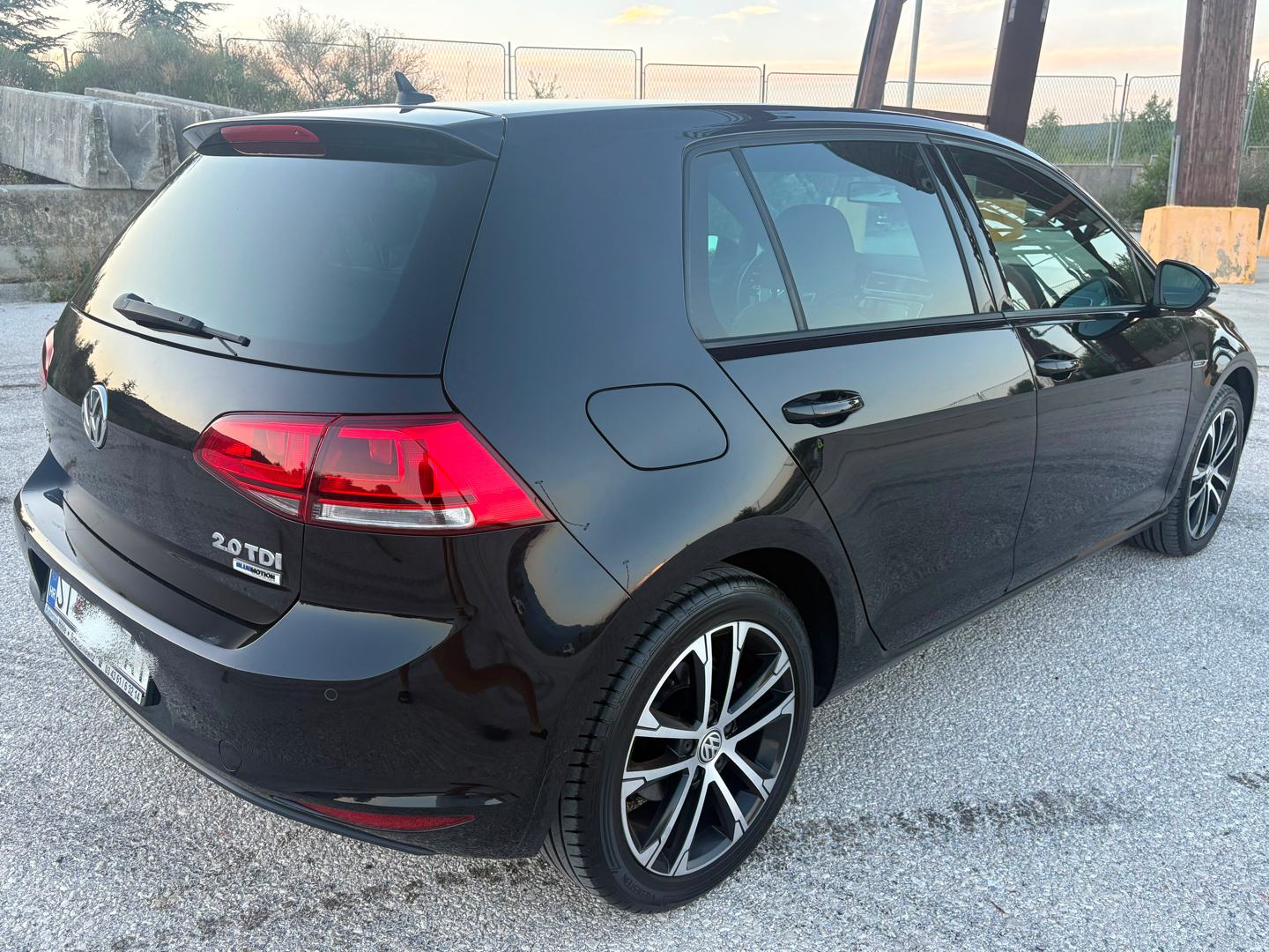 VW Golf 7 2,0 TDI Edition / bi-xenon / koža / navi / servisna povijest, fotografija 7