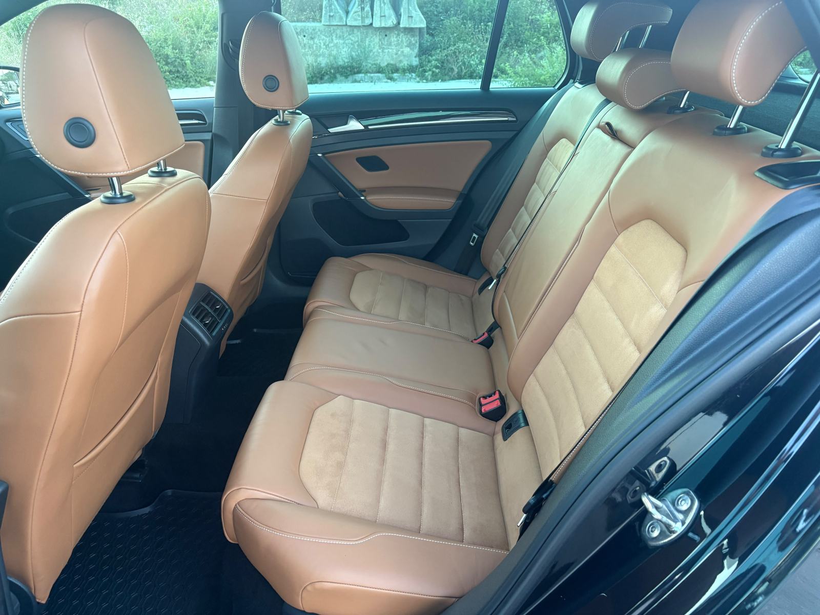 VW Golf 7 2,0 TDI Edition / bi-xenon / koža / navi / servisna povijest, fotografija 11