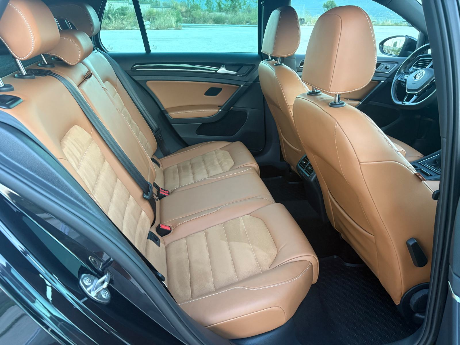 VW Golf 7 2,0 TDI Edition / bi-xenon / koža / navi / servisna povijest, fotografija 12