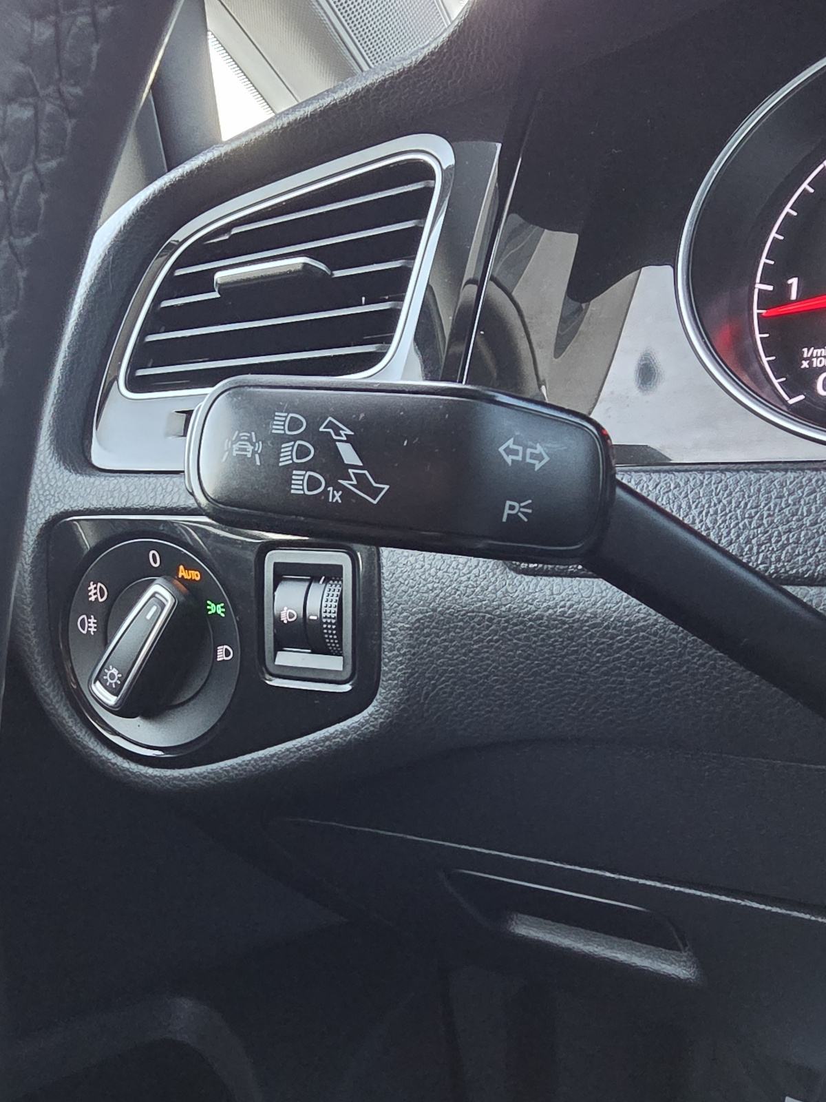 VW Golf 7 2,0 TDI HIGHLINE ALU,NAVI,ACC,GRIJANJE SJEDALA, fotografija 18