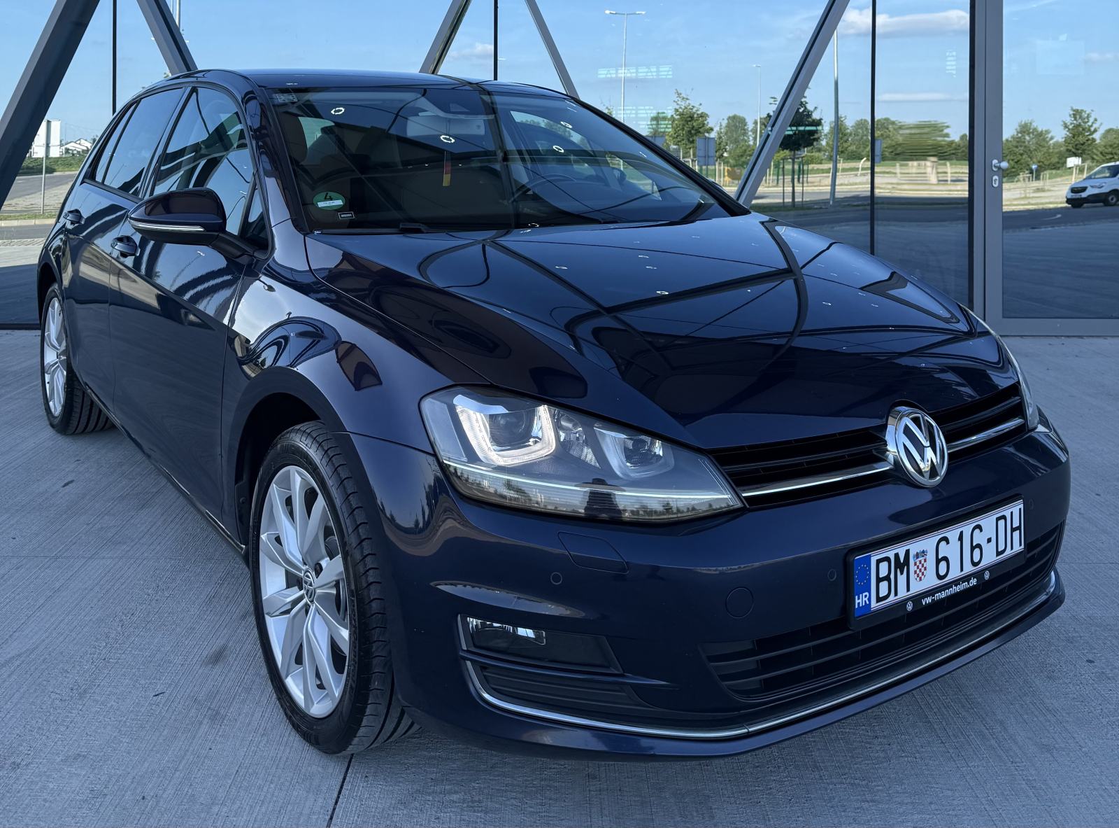 VW Golf 7 2,0 TDI HIGHLINE • NAVI PRO • WEBASTO • V.SERVIS • REG 5/27, fotografija 3