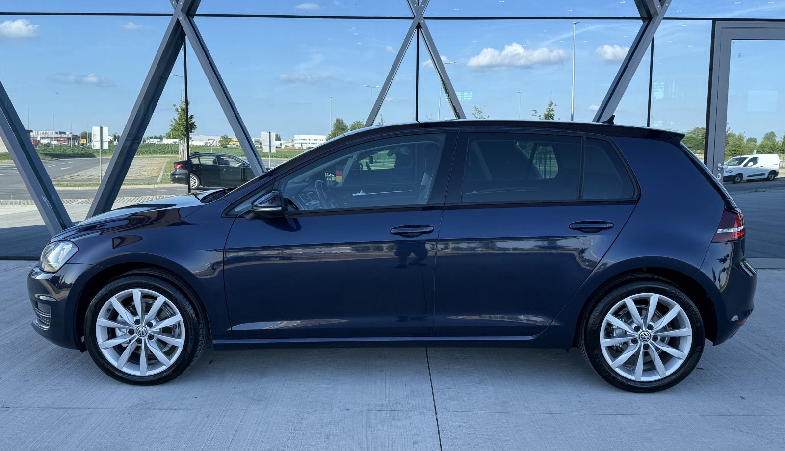 VW Golf 7 2,0 TDI HIGHLINE • NAVI PRO • WEBASTO • V.SERVIS • REG 5/27, fotografija 8