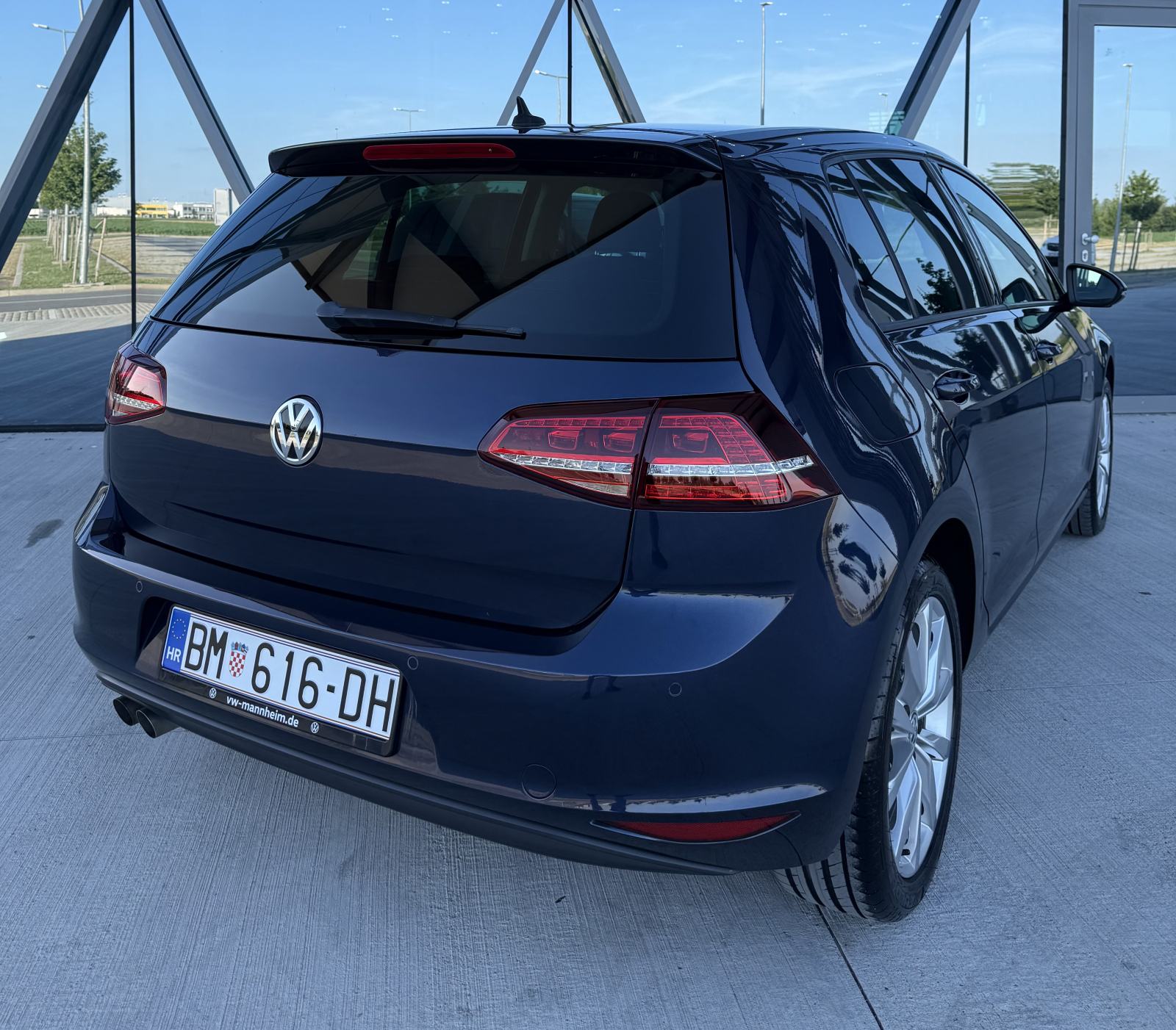 VW Golf 7 2,0 TDI HIGHLINE • NAVI PRO • WEBASTO • V.SERVIS • REG 5/27, fotografija 7