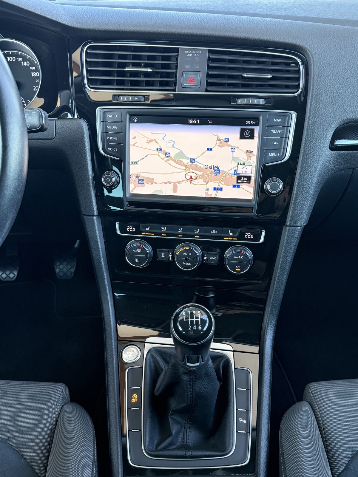 VW Golf 7 2,0 TDI HIGHLINE • NAVI PRO • WEBASTO • V.SERVIS • REG 5/27, fotografija 13