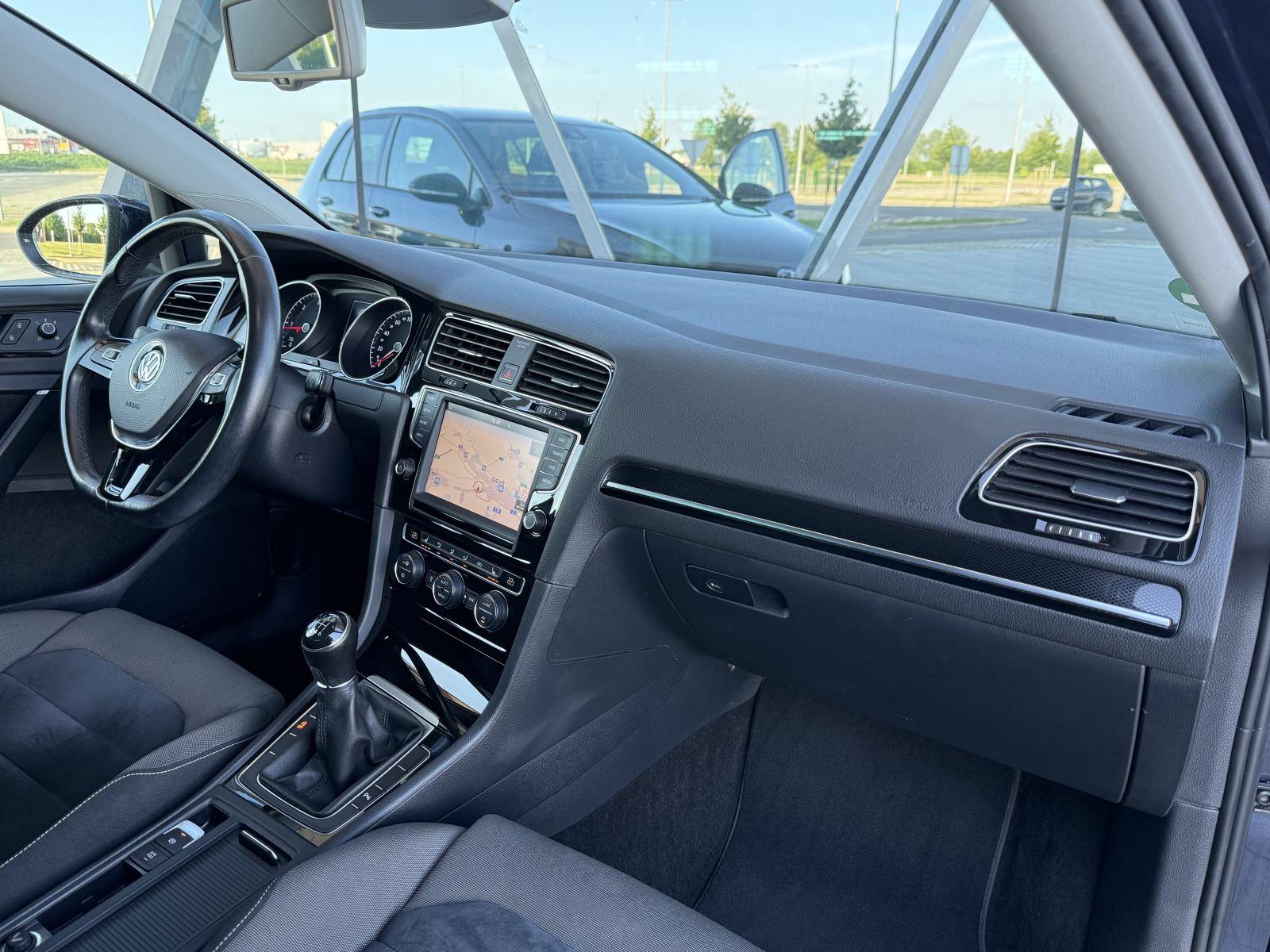 VW Golf 7 2,0 TDI HIGHLINE • NAVI PRO • WEBASTO • V.SERVIS • REG 5/27, fotografija 14