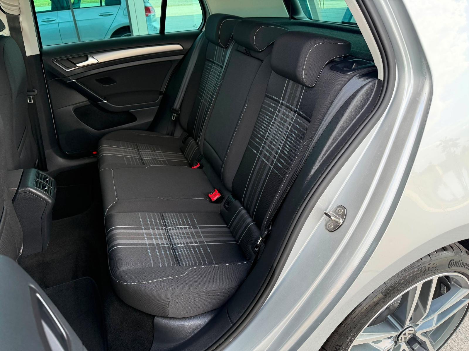 VW Golf 7 2,0 TDI LOUNGE,ALU 18,NAVI,154 T.K.M, fotografija 13