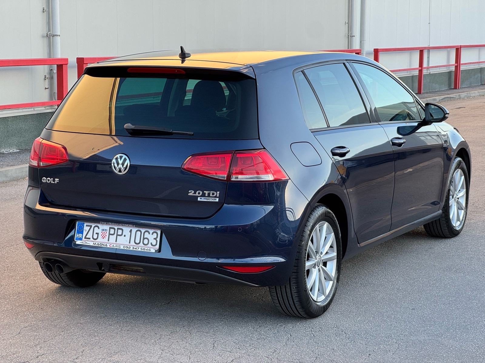 VW Golf 7 2,0 TDI LOUNGE #NAVIGACIJA# PDC# GARANCIJA 1 God., fotografija 3