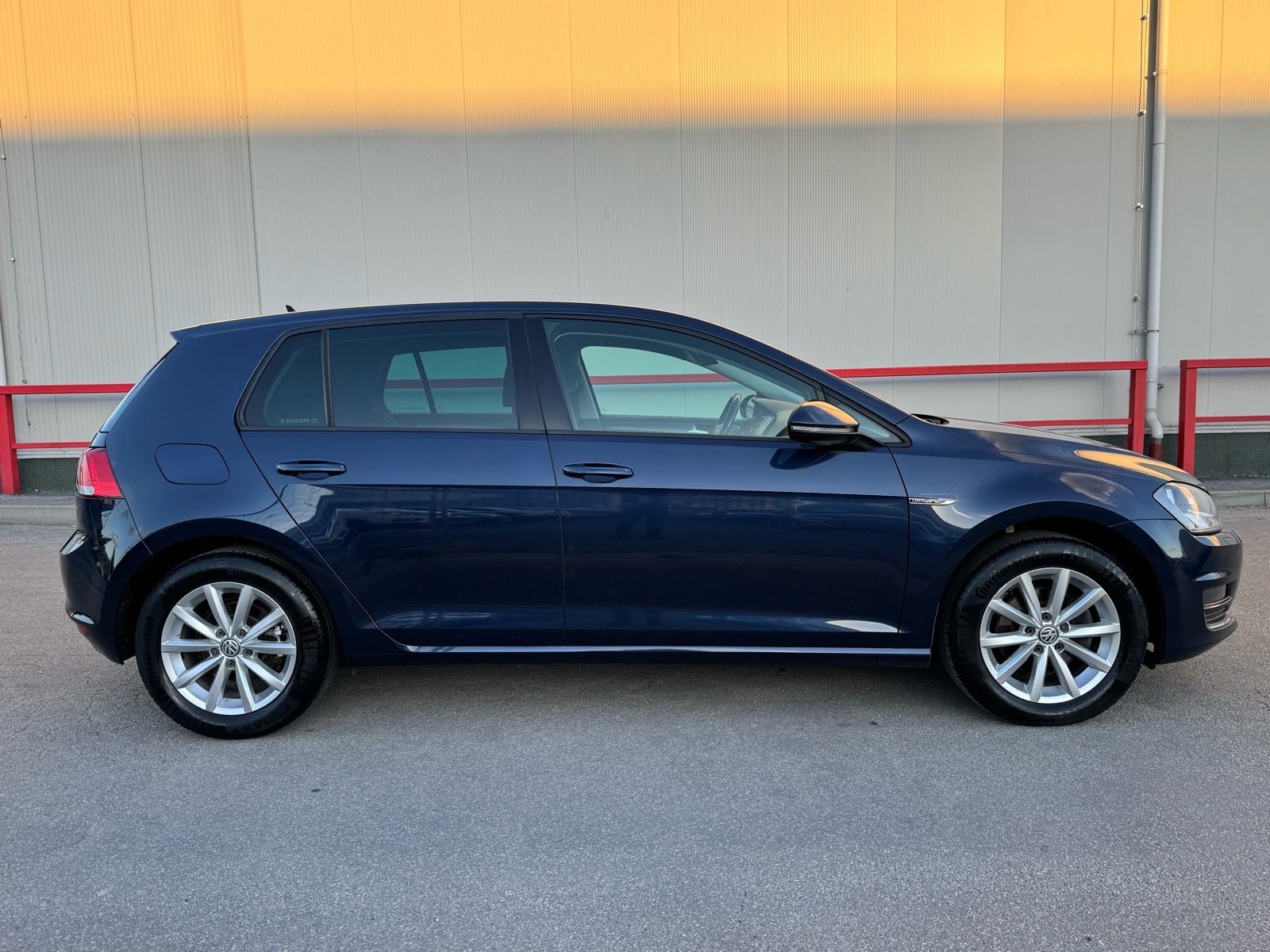 VW Golf 7 2,0 TDI LOUNGE #NAVIGACIJA# PDC# GARANCIJA 1 God., fotografija 13