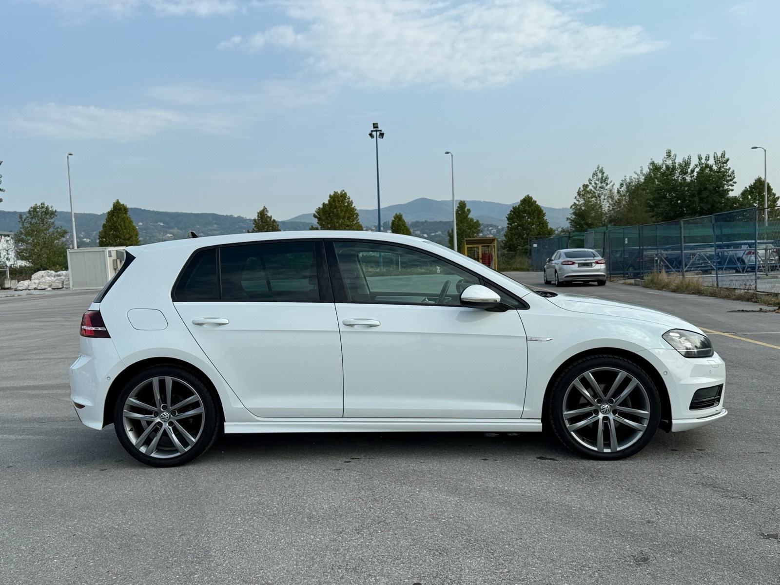 VW Golf 7 2.0 TDI R-LINE #Bi-XENON #NAVI #PDC, fotografija 5