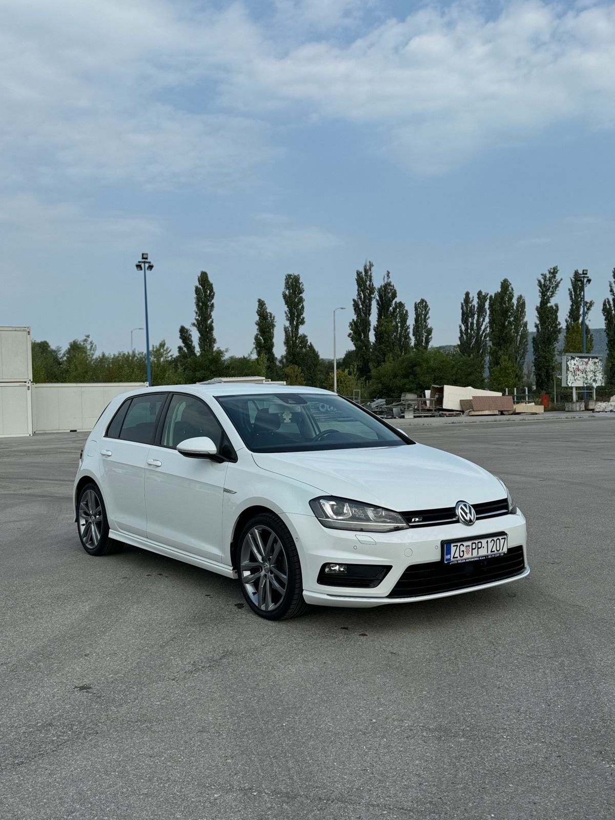 VW Golf 7 2.0 TDI R-LINE #Bi-XENON #NAVI #PDC, fotografija 3