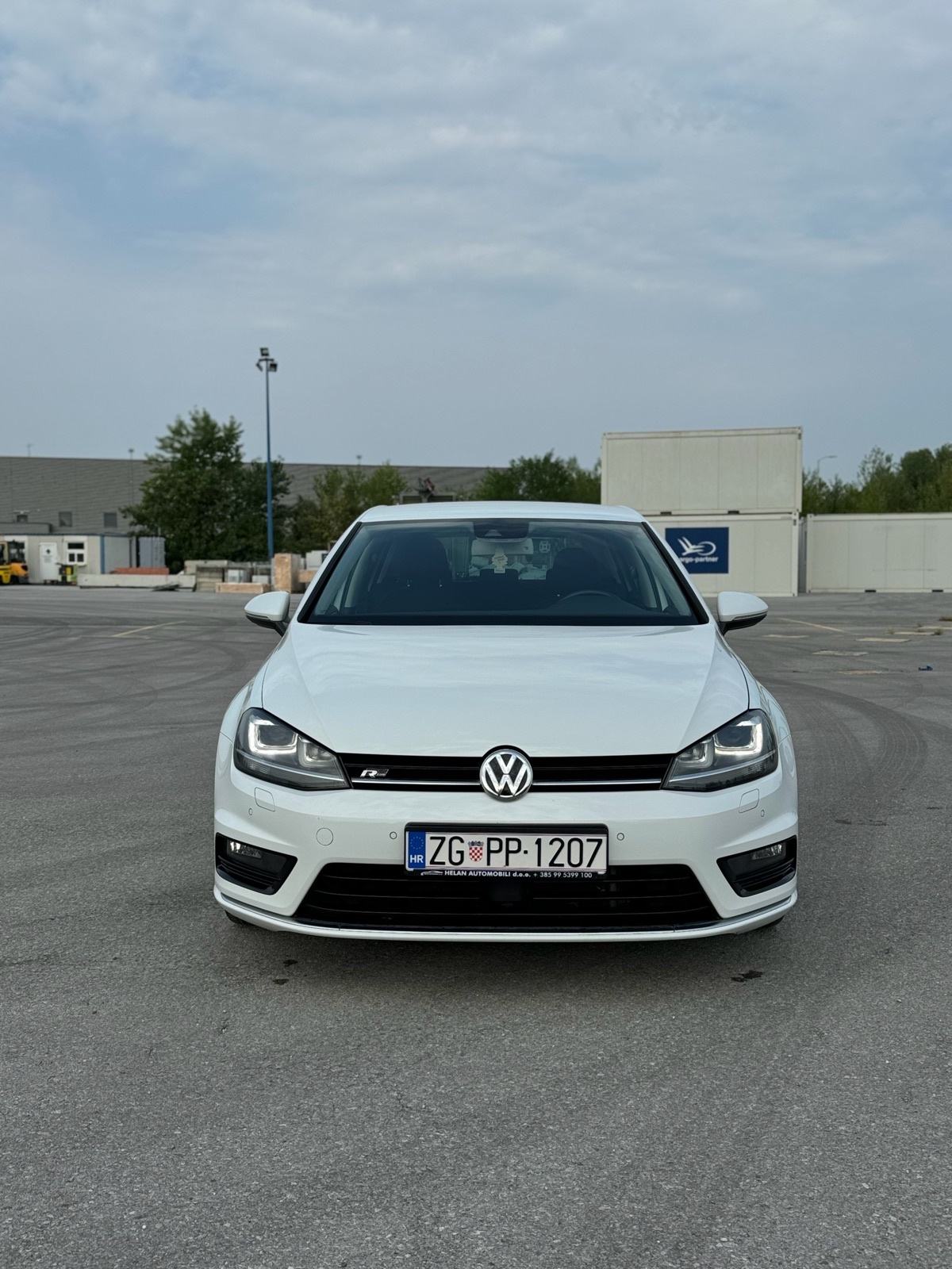 VW Golf 7 2.0 TDI R-LINE #Bi-XENON #NAVI #PDC, fotografija 2