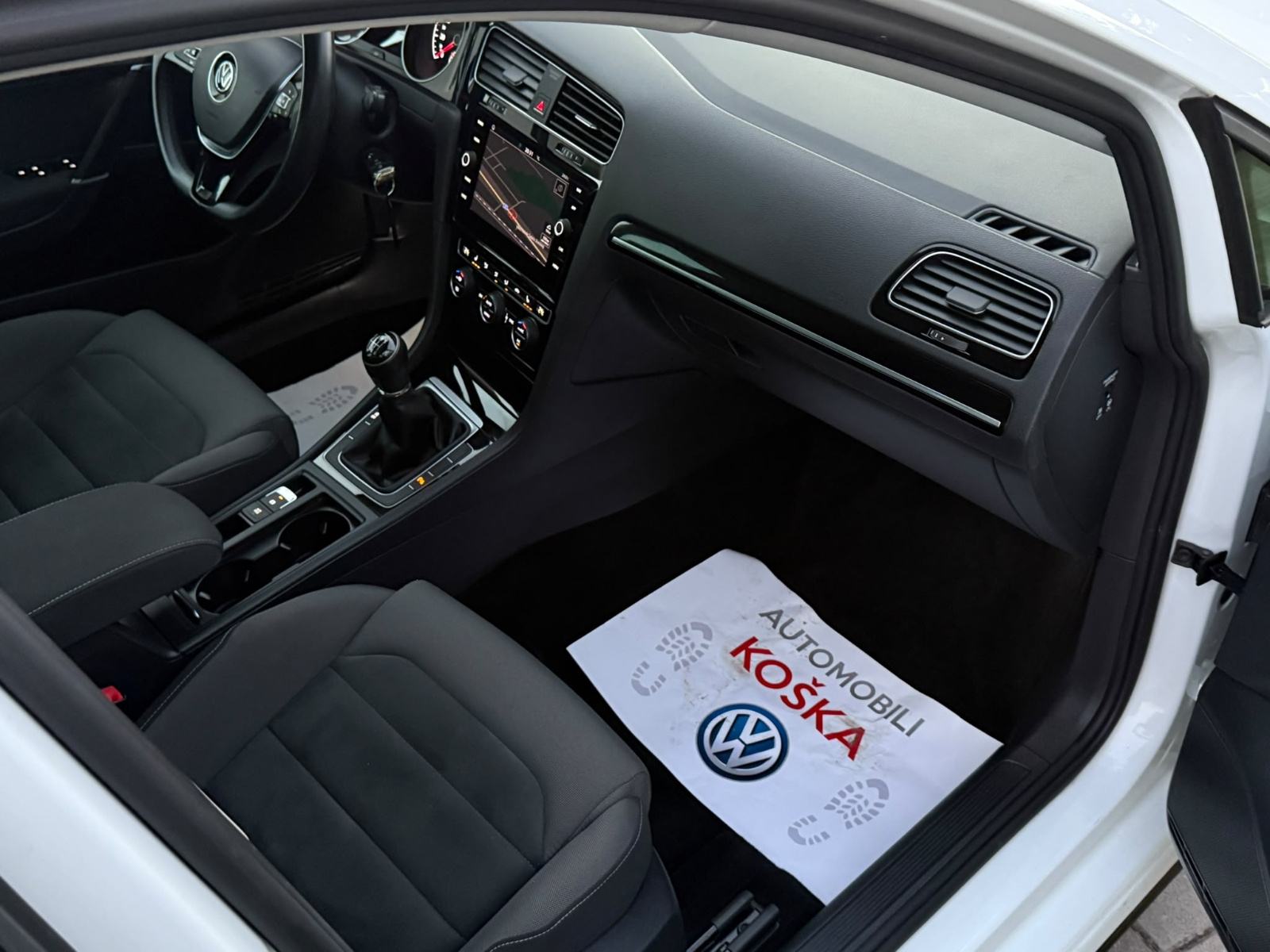 VW Golf 7.5 2,0 TDI RLINE, *matrix svjetla*, *perla bijela*, fotografija 12