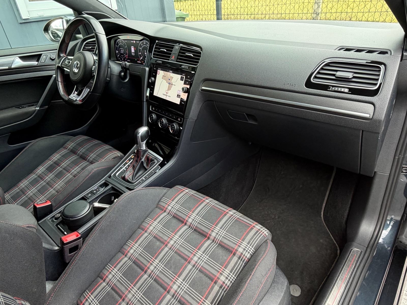VW Golf 7 2,0 TSI GTI *DSG* *PERFORMANCE* Virtual Dynaudio R18 Servisn, fotografija 15