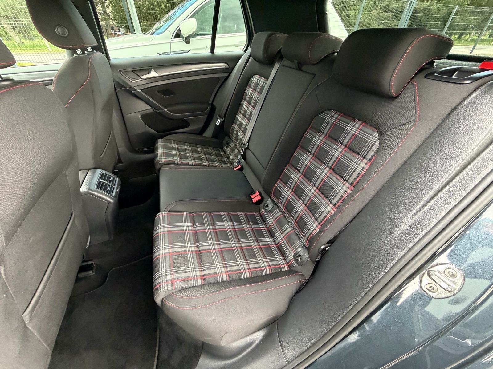 VW Golf 7 2,0 TSI GTI *DSG* *PERFORMANCE* Virtual Dynaudio R18 Servisn, fotografija 19