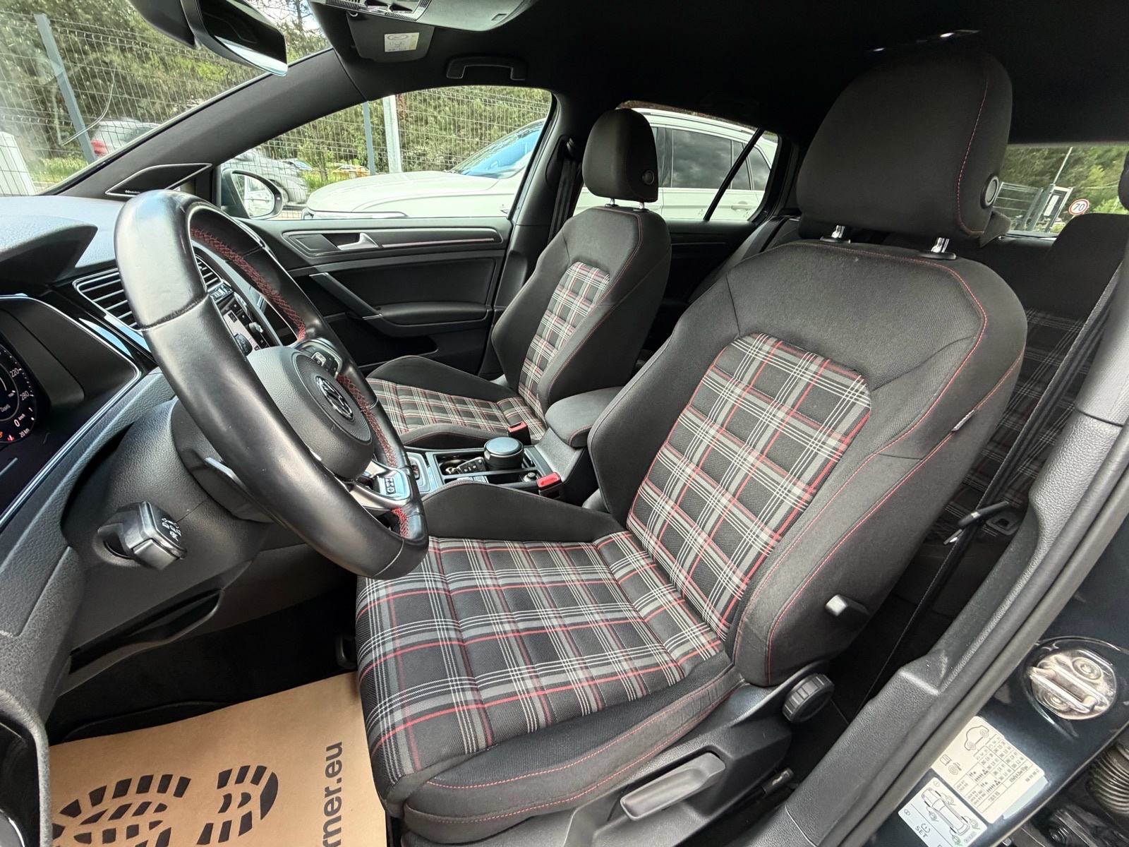 VW Golf 7 2,0 TSI GTI *DSG* *PERFORMANCE* Virtual Dynaudio R18 Servisn, fotografija 14