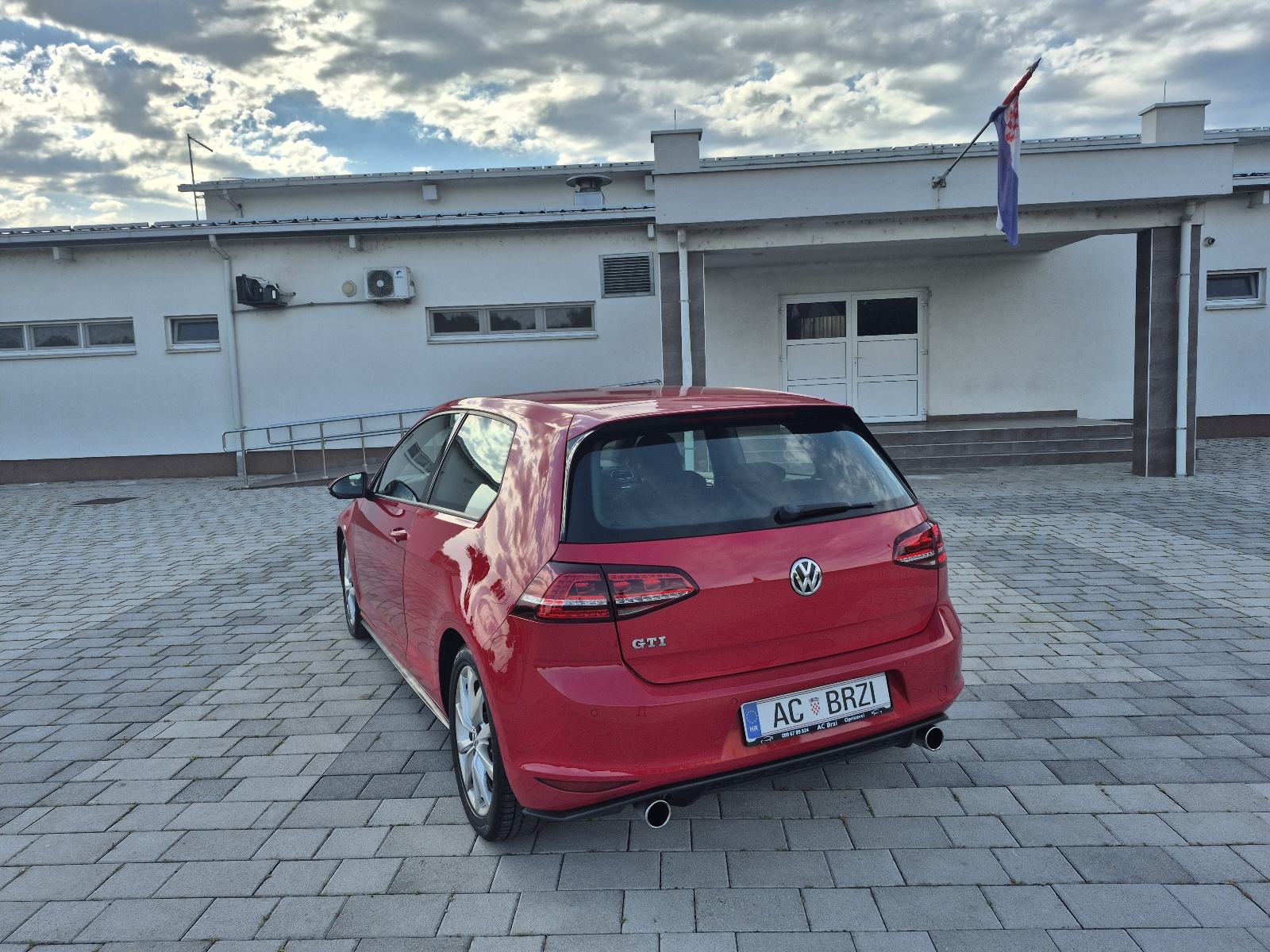 VW Golf 7 GTI 2.0 TSI 162kw/220ks,ručni mjenjač,LED,grijanje sjedala, fotografija 3