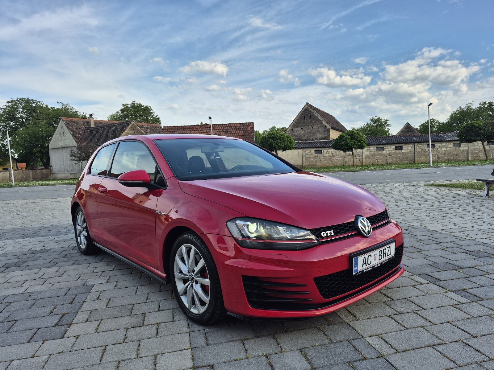 VW Golf 7 GTI 2.0 TSI 162kw/220ks,ručni mjenjač,LED,grijanje sjedala, fotografija 9