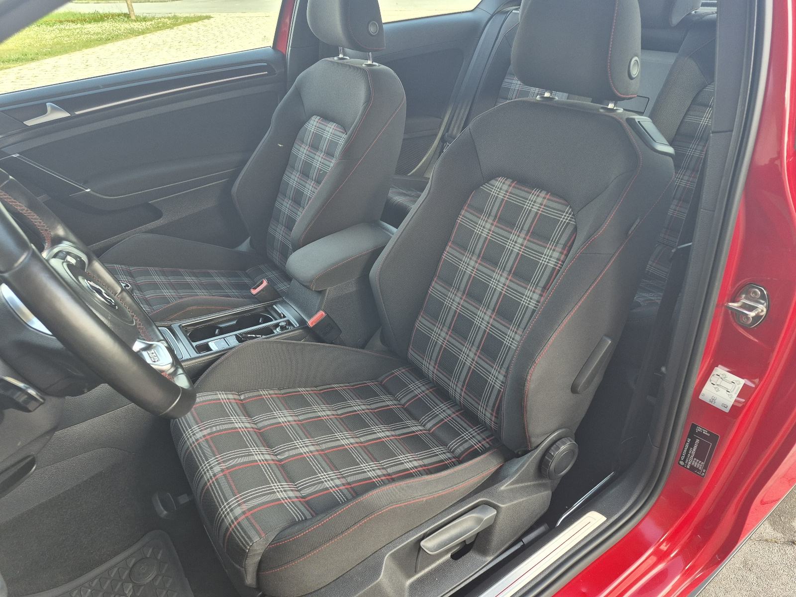 VW Golf 7 GTI 2.0 TSI 162kw/220ks,ručni mjenjač,LED,grijanje sjedala, fotografija 18