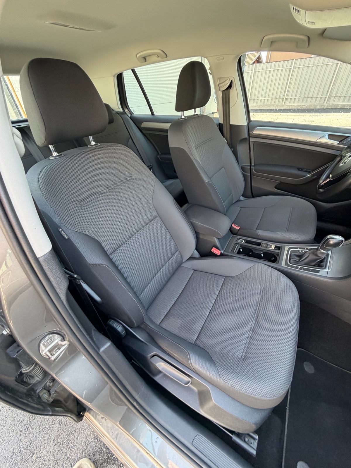 VW Golf 7 2015 DSG 1,6 TDI Reg godinu dana., fotografija 10