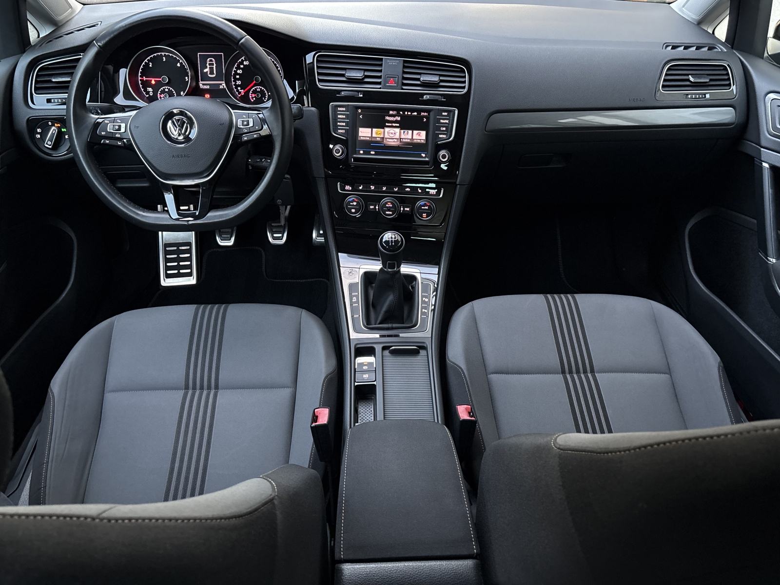 VW GOLF 7 ALLSTAR 1.6 TDI, NAVI, MLF,TEMPOMAT, REG, RADAR ACC,SERVISNA, fotografija 9