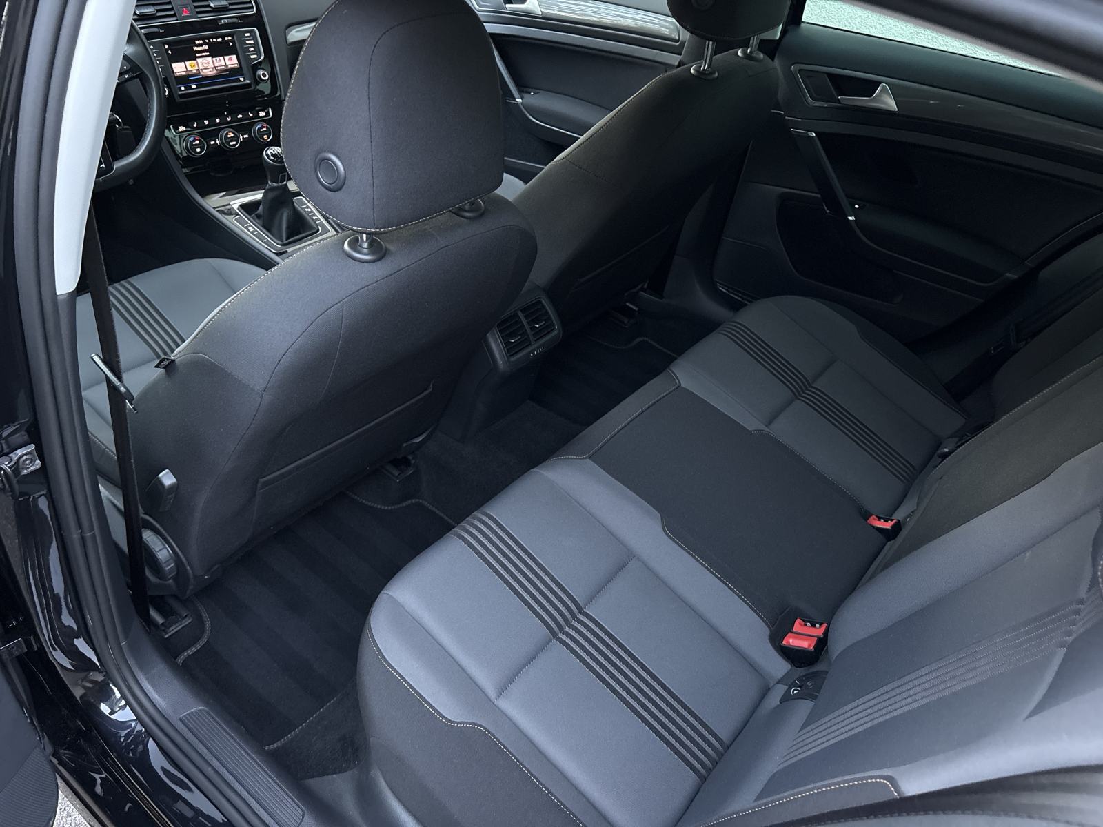 VW GOLF 7 ALLSTAR 1.6 TDI, NAVI, MLF,TEMPOMAT, REG, RADAR ACC,SERVISNA, fotografija 15