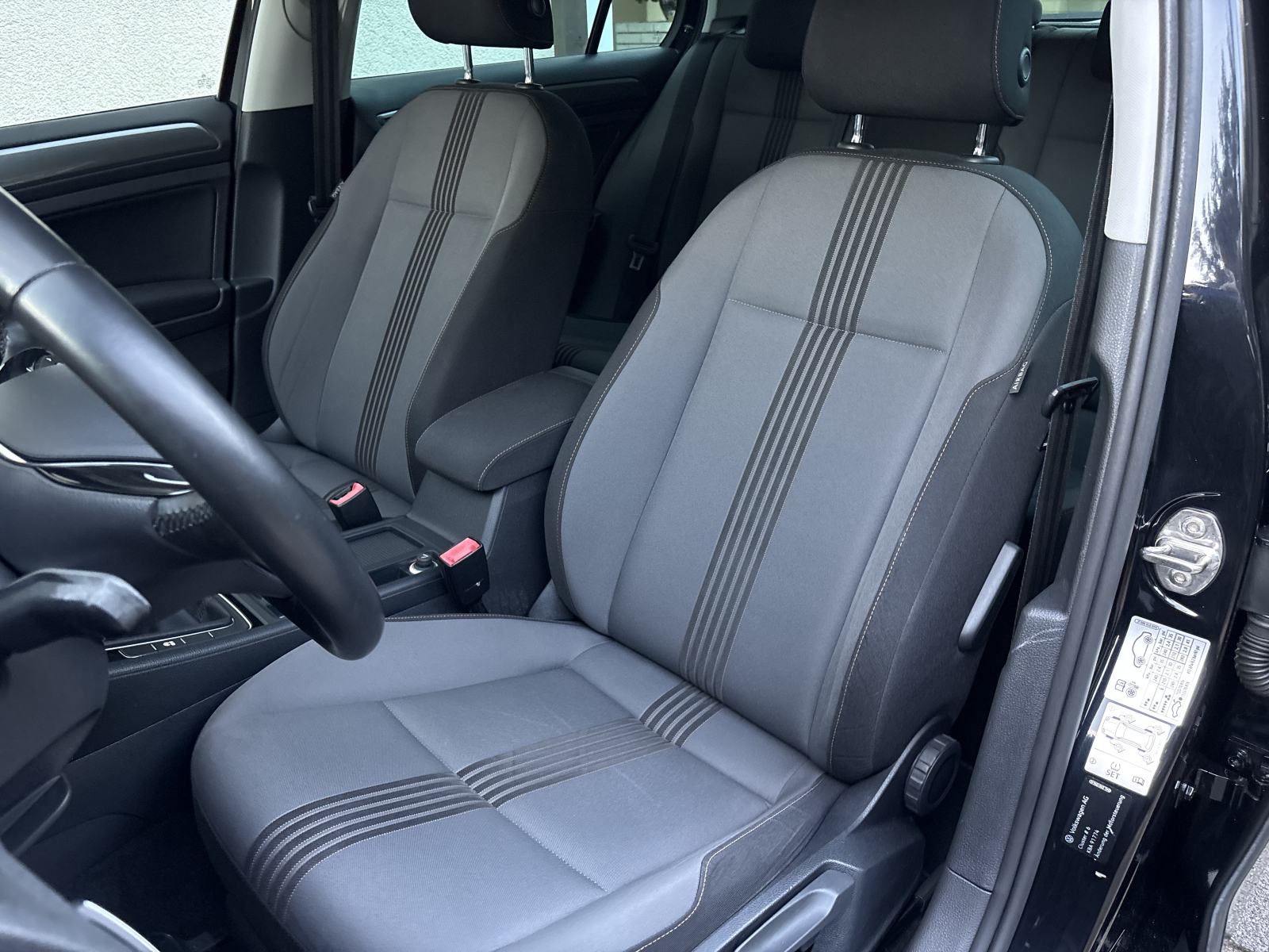 VW GOLF 7 ALLSTAR 1.6 TDI, NAVI, MLF,TEMPOMAT, REG, RADAR ACC,SERVISNA, fotografija 13
