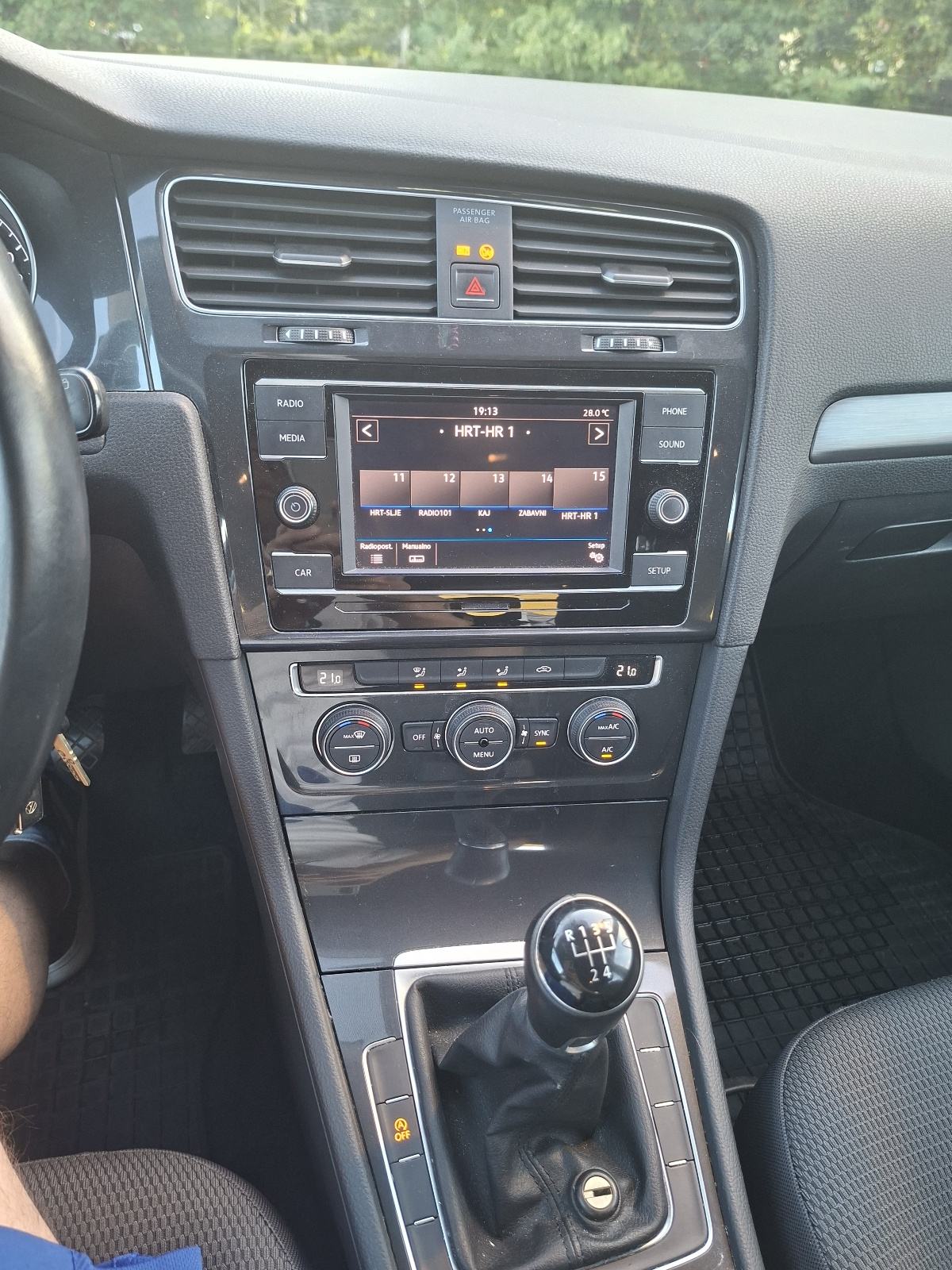 VW Golf 7 Comfortline 1,6 TDI Registriran do 07/27, fotografija 8