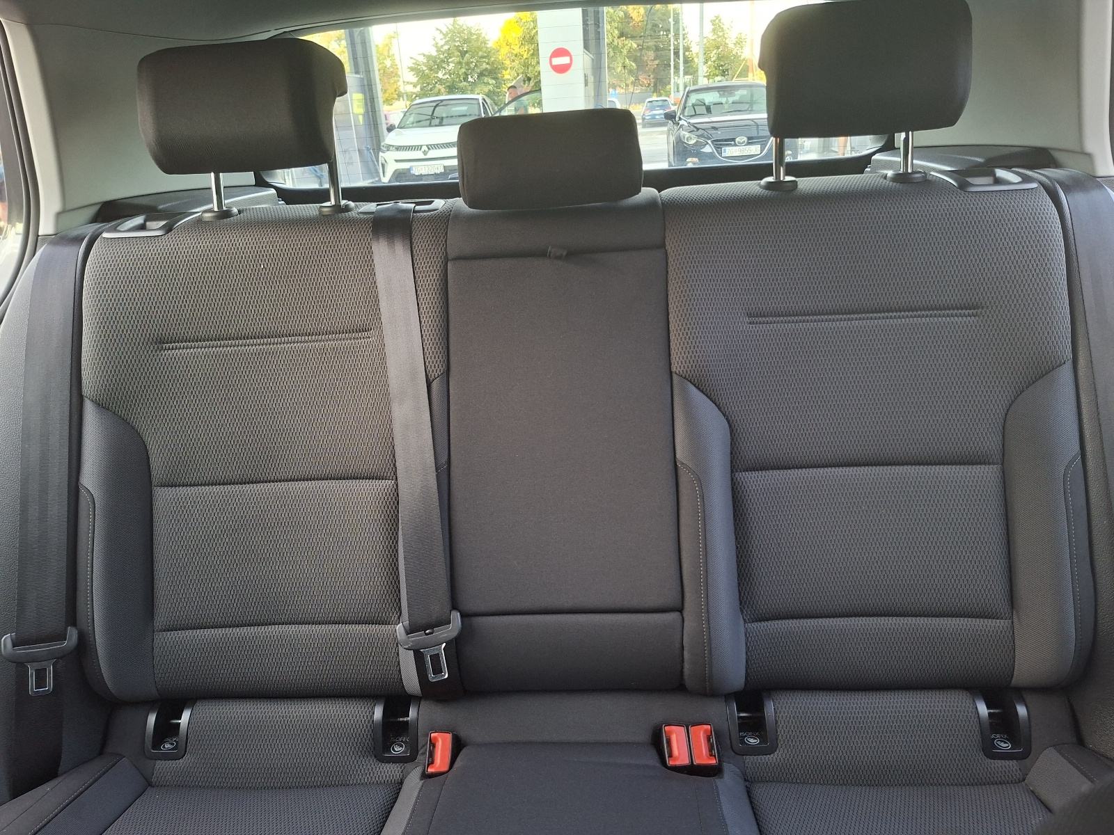 VW Golf 7 Comfortline 1,6 TDI Registriran do 07/27, fotografija 10