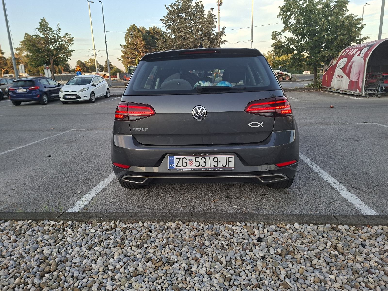 VW Golf 7 Comfortline 1,6 TDI Registriran do 07/27, fotografija 3
