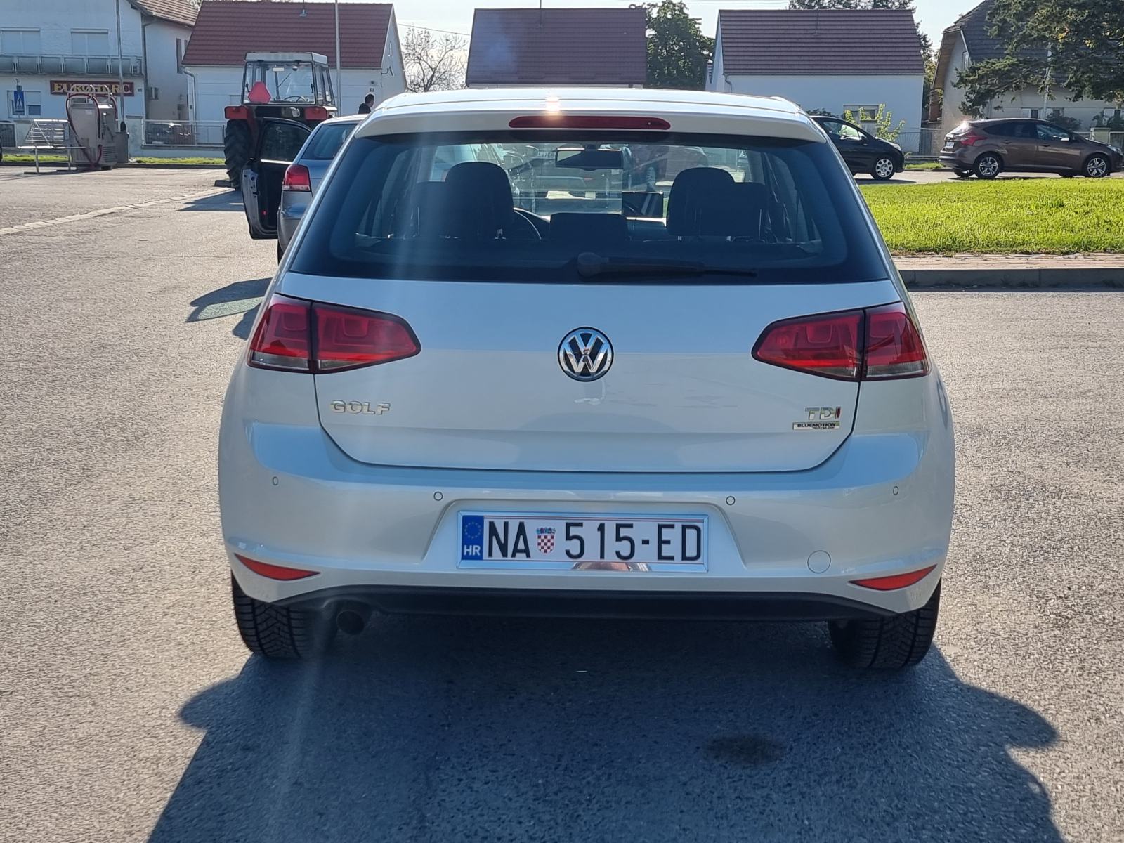 VW Golf 7 1.6 tdi dsg 105ks r5/27, perla bijela, led svjetla, servisna, fotografija 5