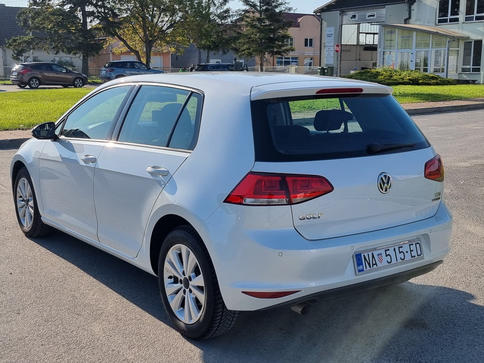 VW Golf 7 1.6 tdi dsg 105ks r5/27, perla bijela, led svjetla, servisna, fotografija 6