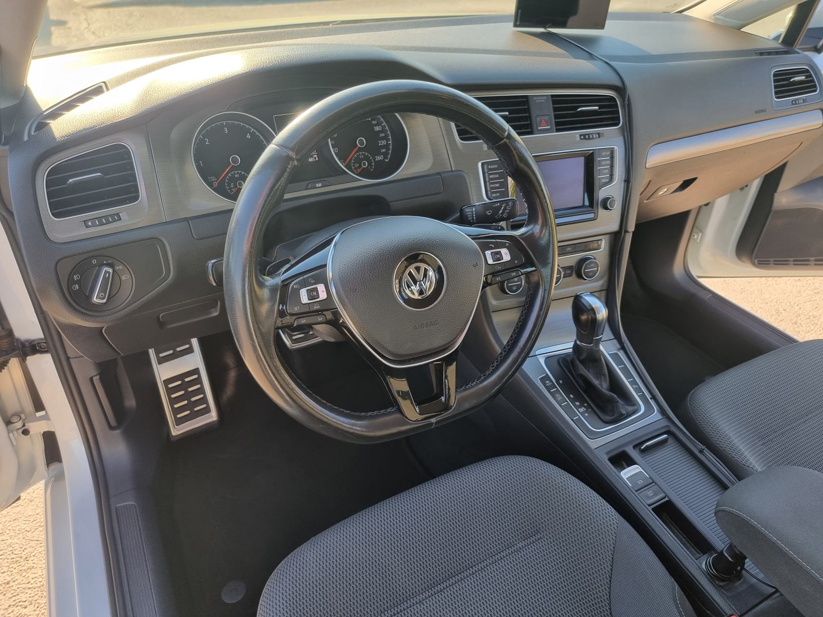 VW Golf 7 1.6 tdi dsg 105ks r5/27, perla bijela, led svjetla, servisna, fotografija 12