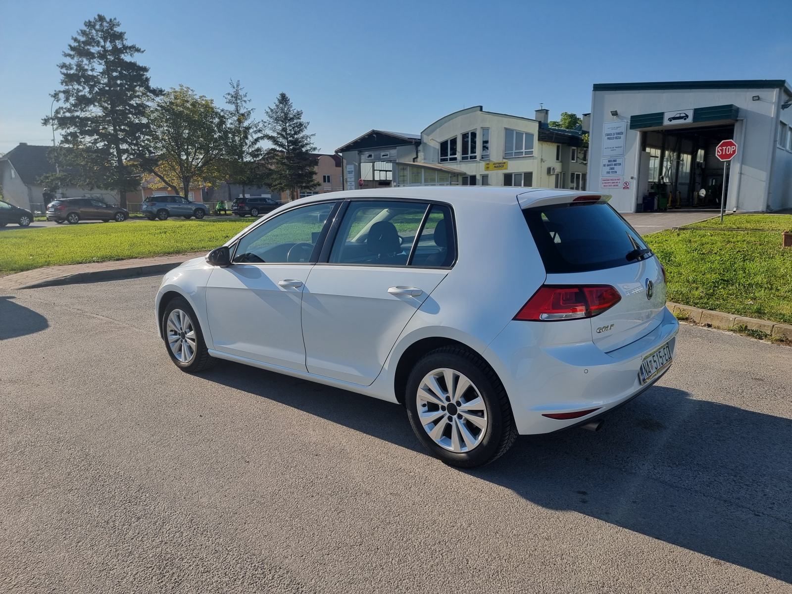 VW Golf 7 1.6 tdi dsg 105ks r5/27, perla bijela, led svjetla, servisna, fotografija 7