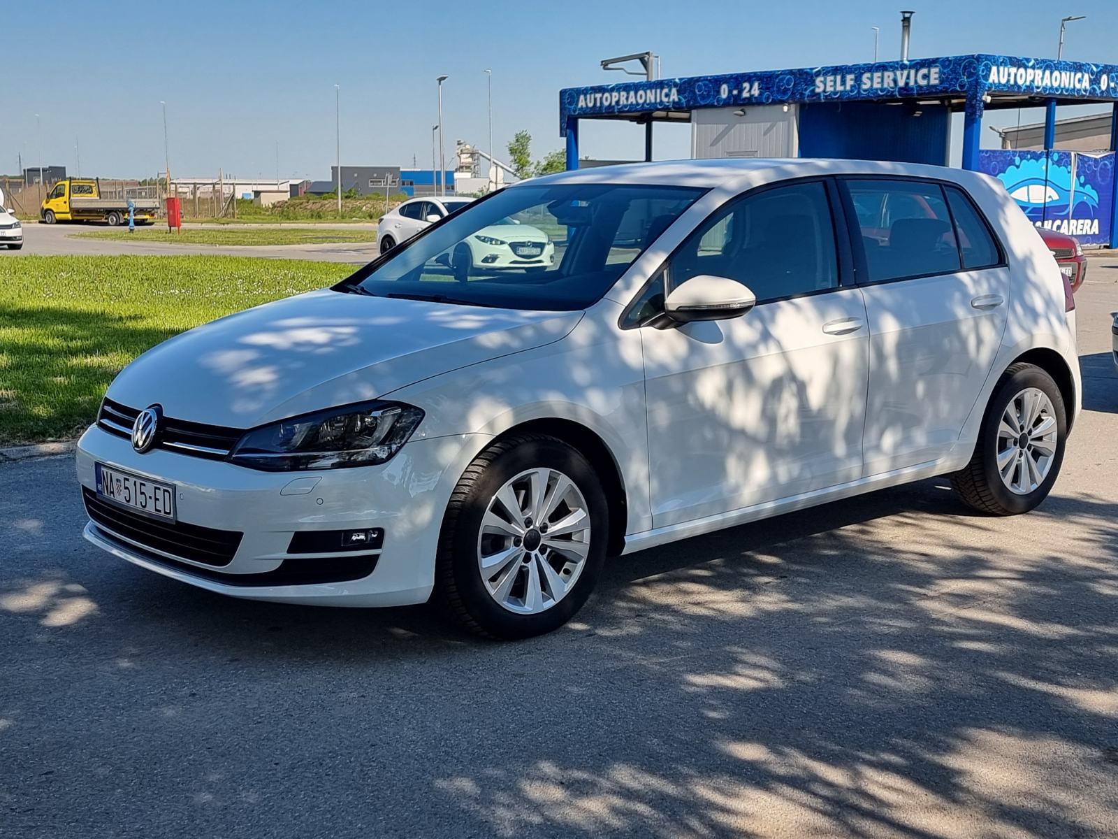 VW Golf 7 1.6 tdi dsg 105ks r5/27, perla bijela, led svjetla, servisna, fotografija 11