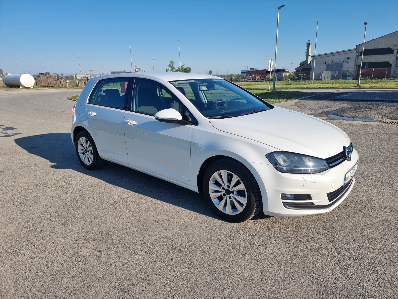 VW Golf 7 1.6 tdi dsg 105ks r5/27, perla bijela, led svjetla, servisna, fotografija 2