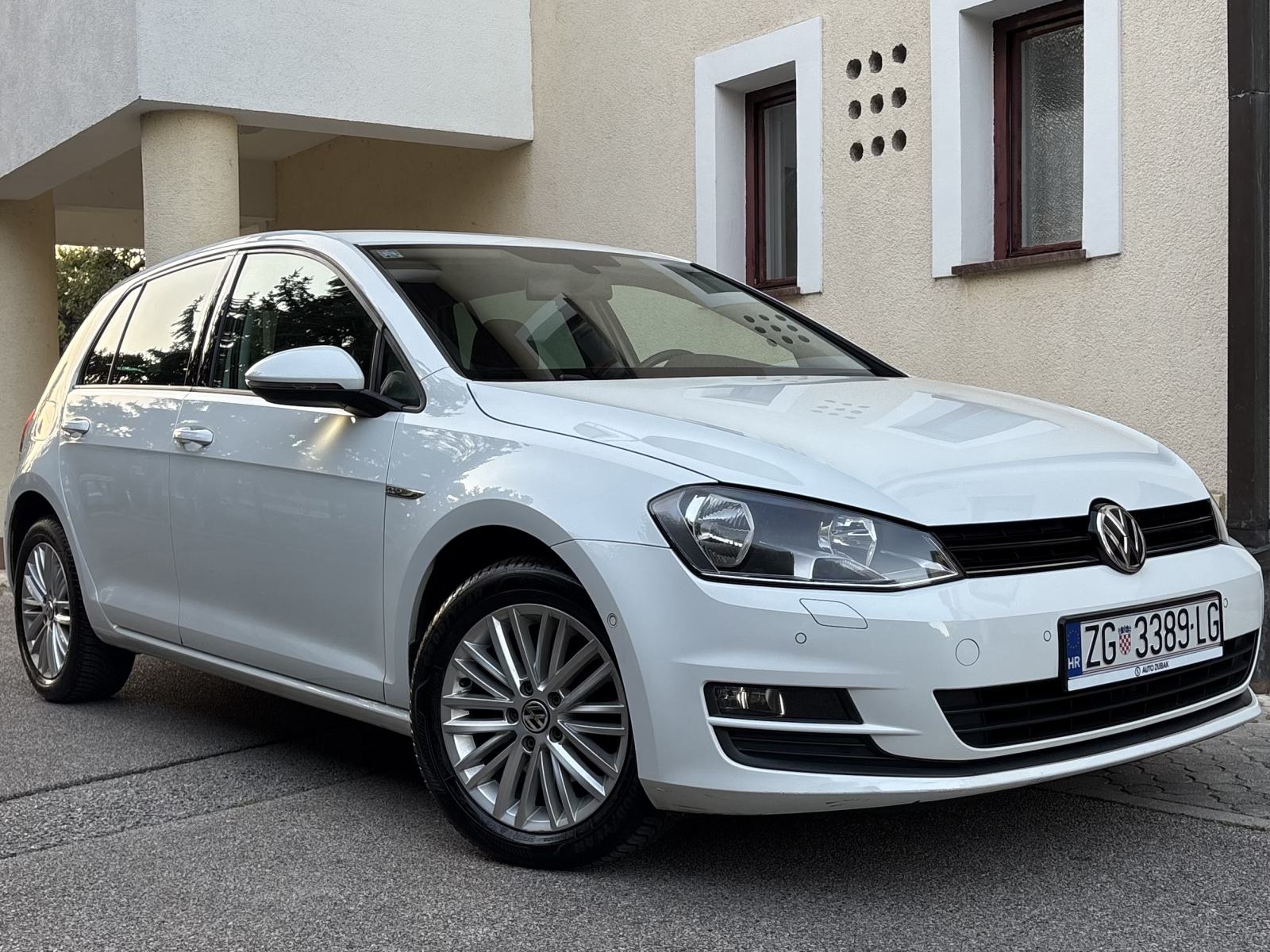 VW GOLF 7 CUP! 1.6 TDI, PRAK PILOT, SENZORI, ALU R16, REG, SERVISNA, fotografija 3