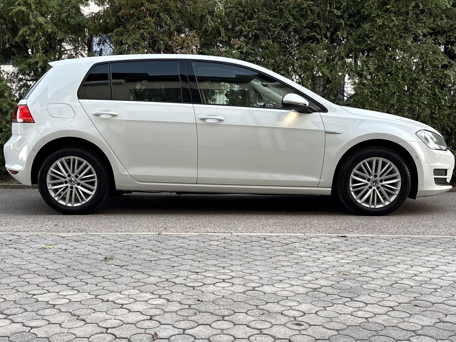 VW GOLF 7 CUP! 1.6 TDI, PRAK PILOT, SENZORI, ALU R16, REG, SERVISNA, fotografija 5