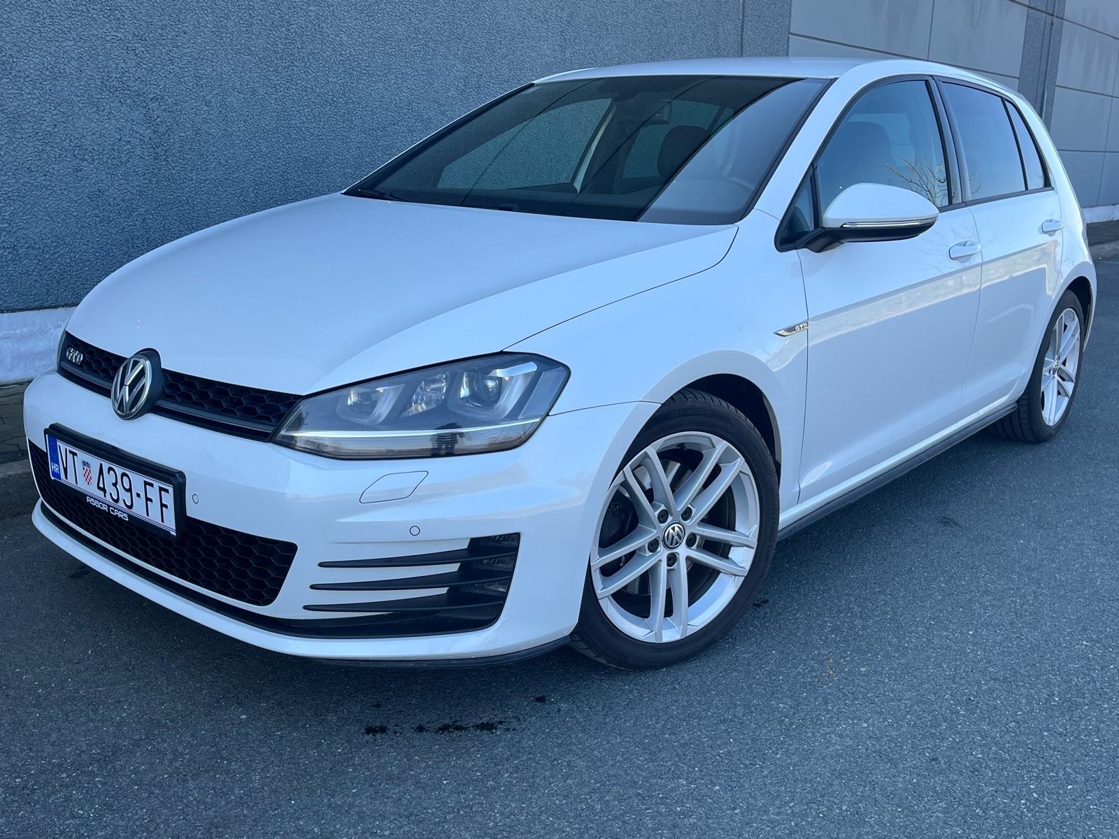 VW GOLF 7 GTD 2.0 TDI DSG NAVI KOŽA KAMERA, fotografija 4