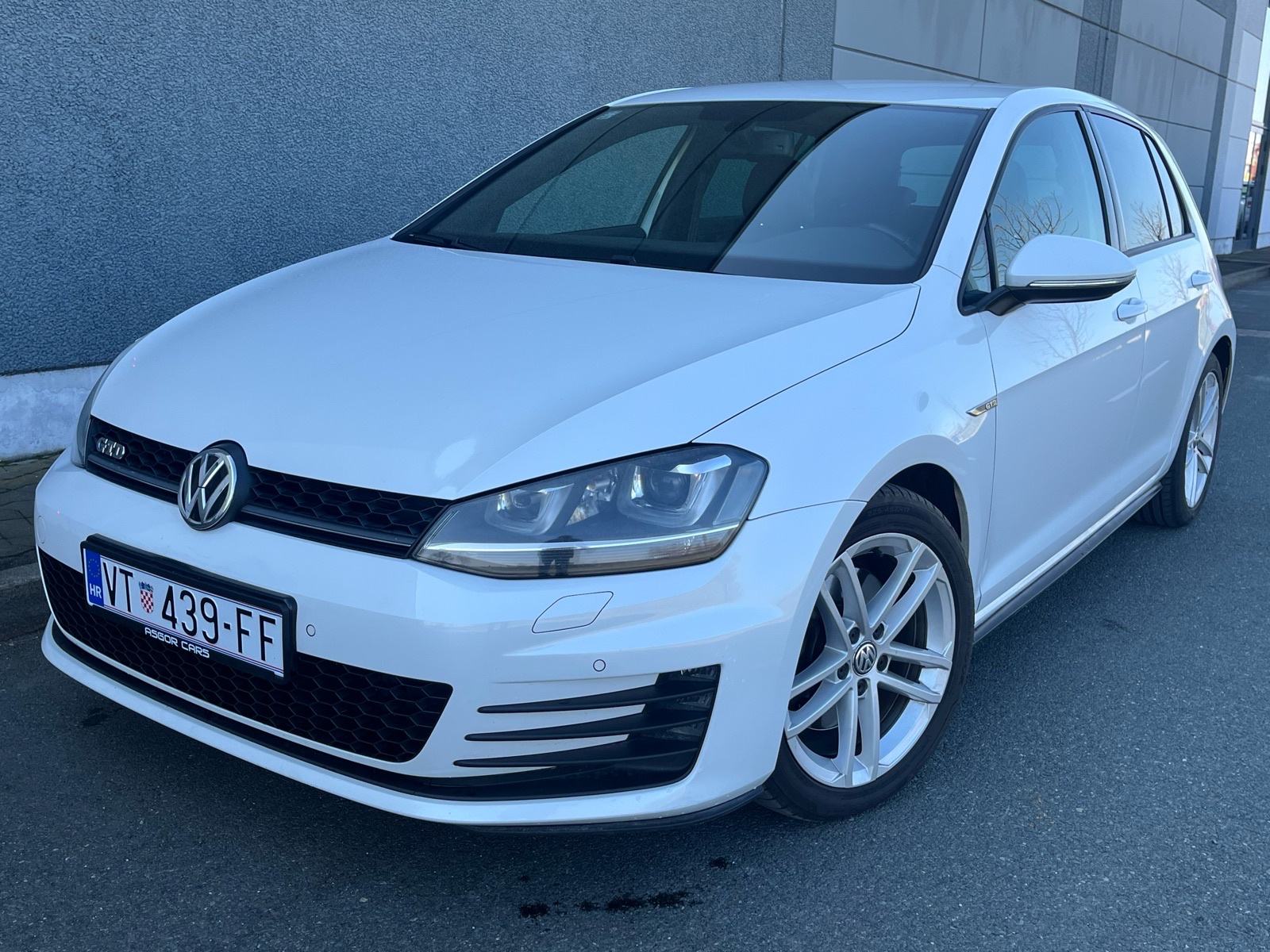 VW GOLF 7 GTD 2.0 TDI DSG NAVI KOŽA KAMERA, fotografija 6