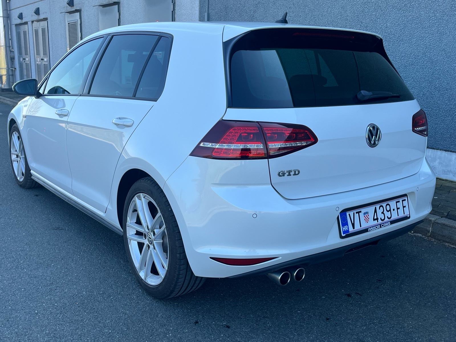 VW GOLF 7 GTD 2.0 TDI DSG NAVI KOŽA KAMERA, fotografija 11