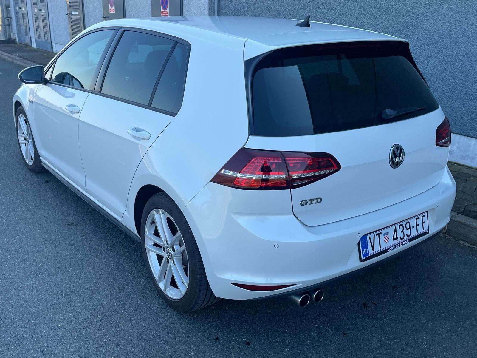 VW GOLF 7 GTD 2.0 TDI DSG NAVI KOŽA KAMERA, fotografija 12