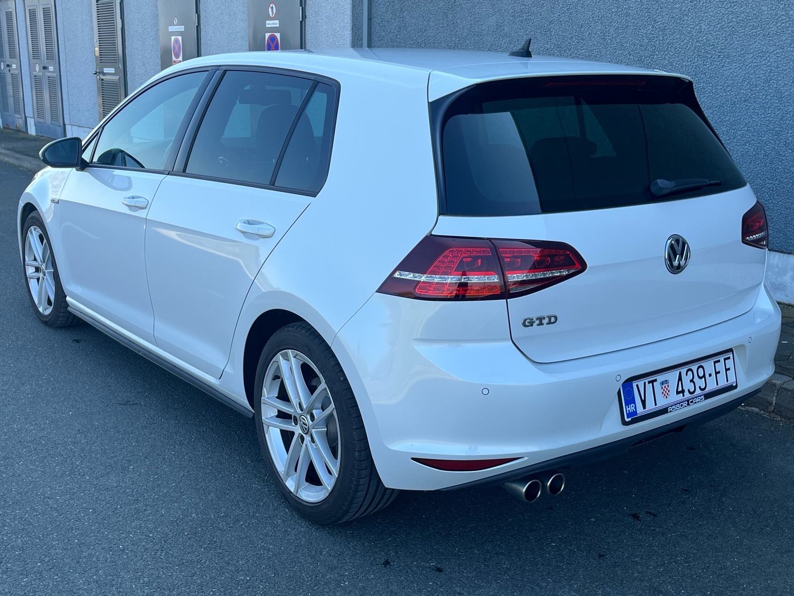 VW GOLF 7 GTD 2.0 TDI DSG NAVI KOŽA KAMERA, fotografija 13