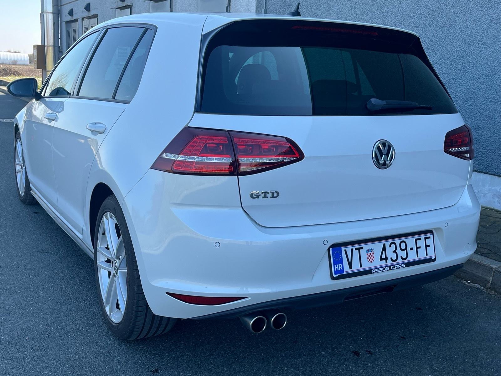 VW GOLF 7 GTD 2.0 TDI DSG NAVI KOŽA KAMERA, fotografija 15